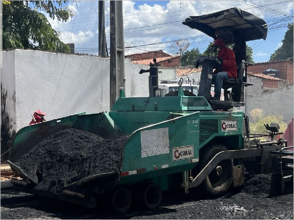 14 localidades passam por reparo de calçamento e asfalto em Juazeiro do Norte