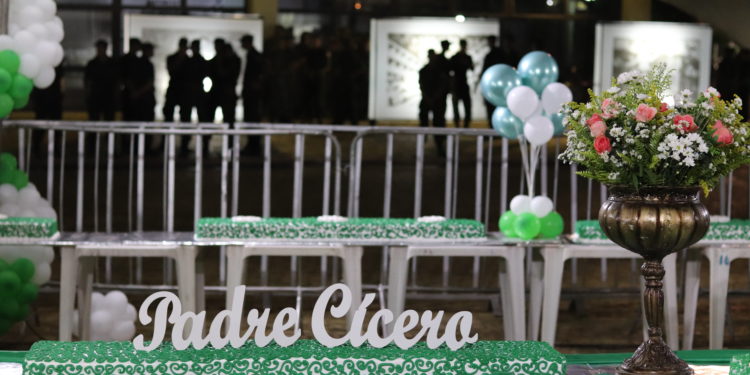 Privado: Bolo de mais de 100 metros marca a comemoração do aniversário do Padre Cícero