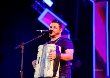 Privado: Fábio Carneirinho lança DVD gravado em Paris em noite de show na Expocrato