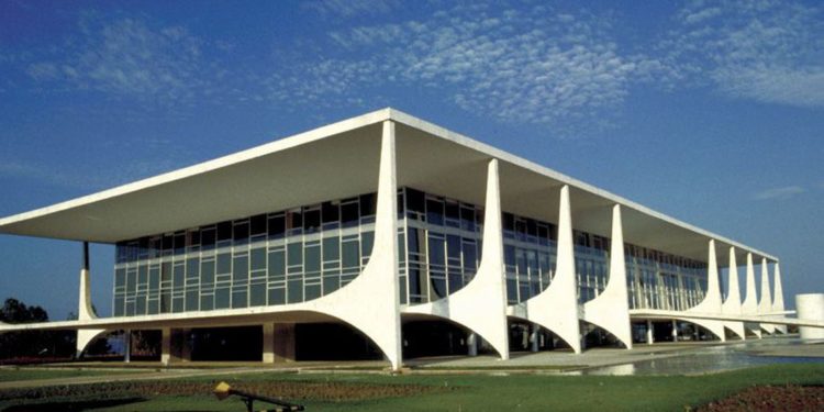 Privado: Planalto deixa reforma administrativa para 2020