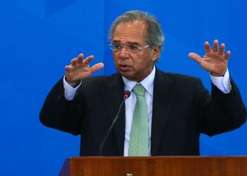 Privado: Guedes prepara programa que perdoa empréstimo em caso de pagamento de imposto