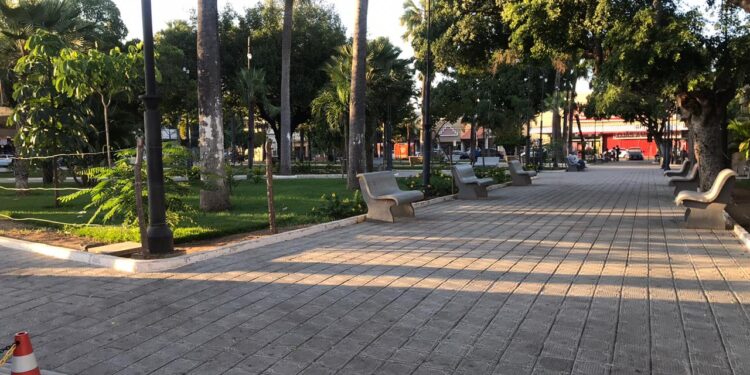 Praça Padre Cícero, em Juazeiro do Norte, está aberta para circulação de  pedestres – Badalo