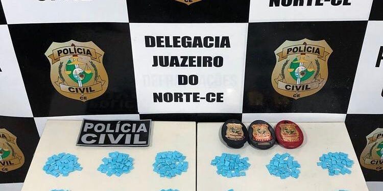 Polícia prende casal que transportava 750 comprimidos de ecstasy para Conceição Polícia prende casal que transportava 750 comprimidos de ecstasy para Conceição