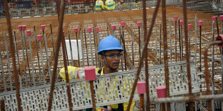 Privado: Falta de material e custos impactam a indústria da construção