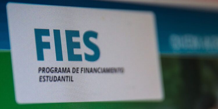 Privado: MEC publica edital para adesão das instituições ao Fies de 2022