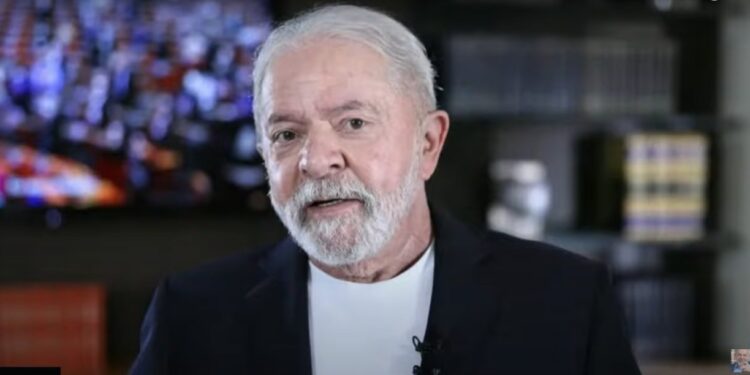 Privado: ‘Eu quero ser candidato de um movimento pela recuperação da democracia nesse país’, disse Lula em entrevista nesta quinta (17)