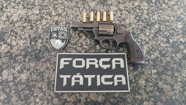Polícia captura adolescente em posse de arma de fogo no Crato
