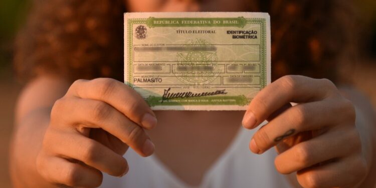 Privado: ‘Vamos, galera, adolescentes’: quase 100 mil jovens emitiram o título de eleitor na última semana