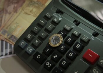 Privado: Economia brasileira cresce 1% no 1º trimestre, diz IBGE