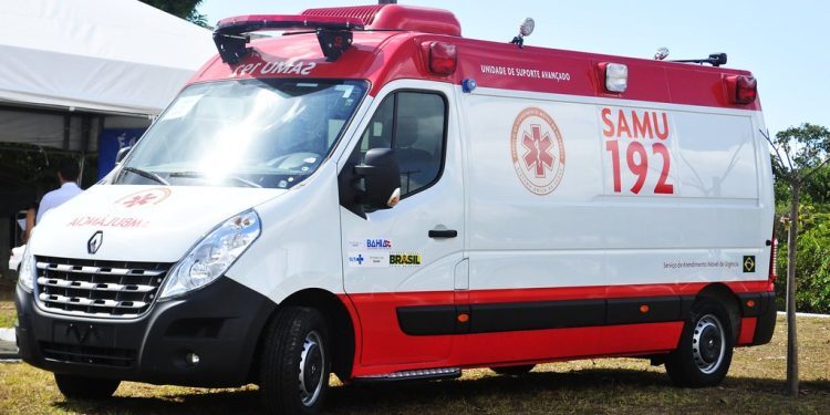 Prefeitura de Barbalha recebe nova ambulância para reforçar frota da Saúde