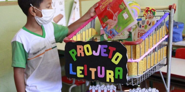 Privado: Escola Municipal de Barbalha cria projeto “Ler é uma Delícia”