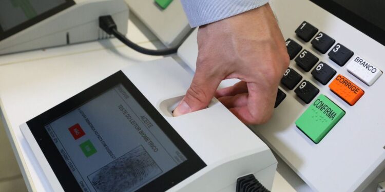 Privado: Número de eleitores que declaram ter deficiência cresce 35%, diz TSE