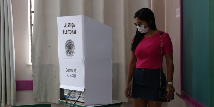 Privado: Eleições 2022 mantêm maioria do eleitorado feminina, com 53%