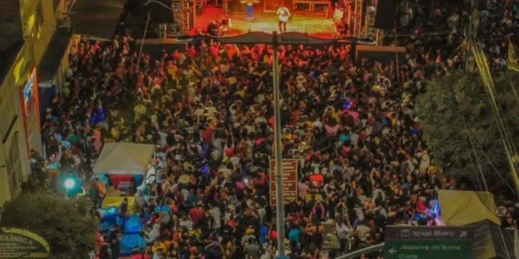 Privado: Festa do município animou noite barbalhense com shows de Limão com Mel, Baby Som, Paulo Breno e Deavele Santos