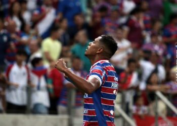 De virada, Fortaleza vence o Flamengo e se distancia da zona de rebaixamento