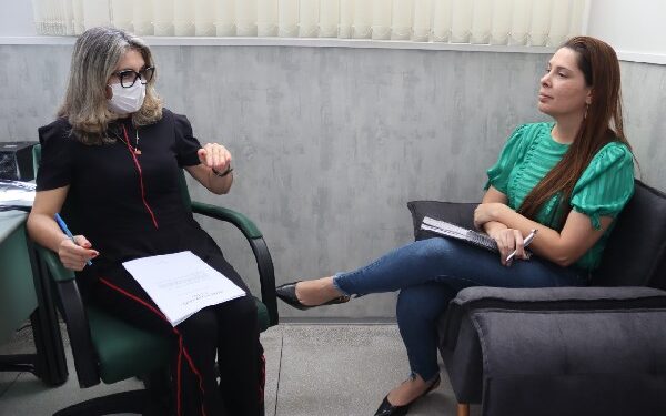 Seduc e Delegacia da Mulher dialogam sobre prevenção e conscientização à violência em Juazeiro