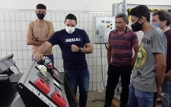 Juazeiro oferta vagas em cursos de Produção de Sandálias e Eletrometalmecânica