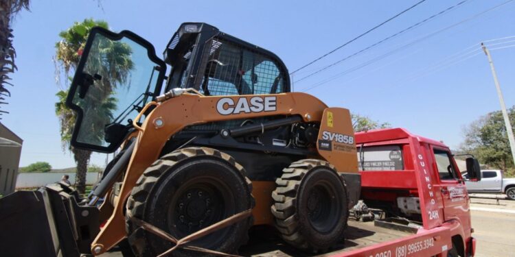 Barbalha adquire novo maquinário para limpeza das vias públicas