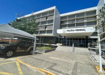 PF prende homem em flagrante por apresentar documento falso ao tentar emitir passaporte no Ceará