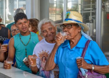 Cajuína São Geraldo retoma visitas à fábrica durante a Romaria de Nossa Senhora das Dores, em Juazeiro do Norte