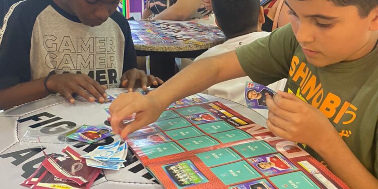 Álbum da Copa do Mundo de 2022 já é febre entre colecionadores