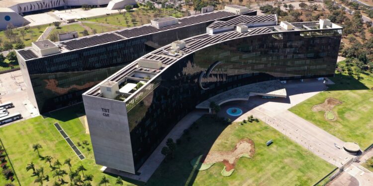 TST condena empresa que limitou ida de atendentes ao banheiro