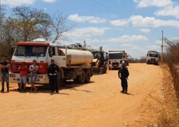 Prefeitura do Crato é inviabilizada de conter problema no lixão, com protesto de alguns moradores