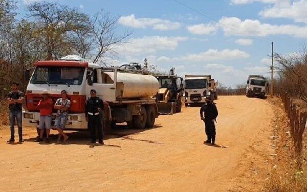 Prefeitura do Crato é inviabilizada de conter problema no lixão, com protesto de alguns moradores