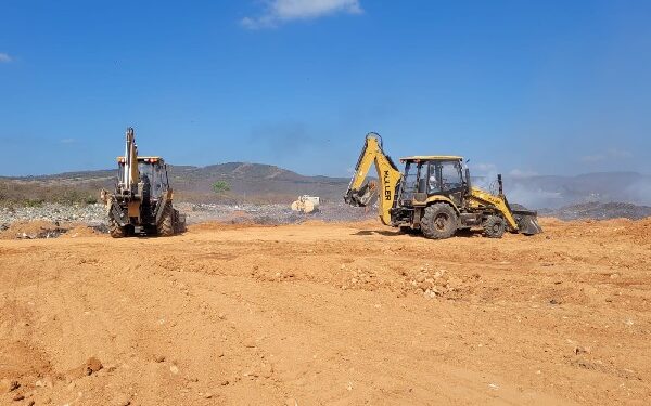 Crato intensifica esforços para conter incêndio no Lixão