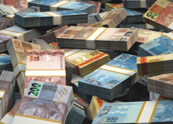 Ministro garante reajuste das aposentadorias e do salário mínimo