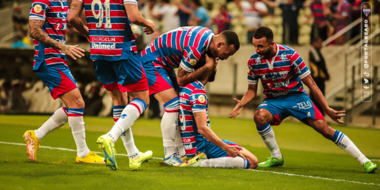 Brasileirão: Fortaleza derrota o Coritiba e segue vivo em busca da Libertadores 2023