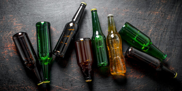 Decreto proíbe venda de bebidas em garrafas e copos de vidro durante a Vaquejada de Juazeiro do Norte