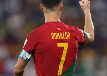 Cristiano Ronaldo se torna o primeiro jogador a marcar em cinco Copas do Mundo