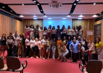 Ações de ativismo no combate à violência contra a mulher são realizadas em Juazeiro do Norte