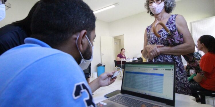 Barbalha entrega autorização do ‘Saúde em Dia’ nas UBS da zona rural