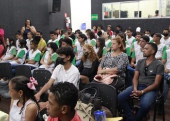 Estudantes de Barbalha participam de Conferência Livre da Criança e do Adolescente
