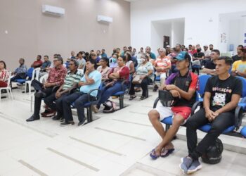 Servidores de Juazeiro do Norte participam de formação sobre comunicação e atendimento