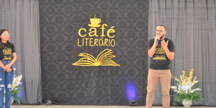 Escola de Sobral realiza evento abordando temática literária para estudantes