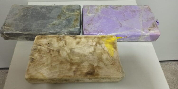 Polícia Federal prende mulher com 3 tabletes de cocaína em Juazeiro do Norte