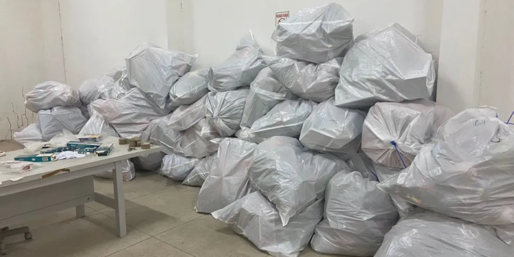 Receita Federal apreende R$ 8,5 milhões em eletrônicos, roupas e calçados falsos e contrabandeados em Juazeiro do Norte