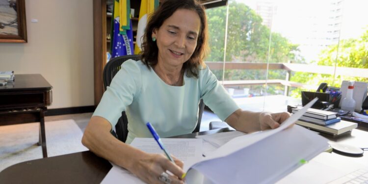 Governadora sanciona lei que estabelece critérios para pagamento dos precatórios do Fundef a professores