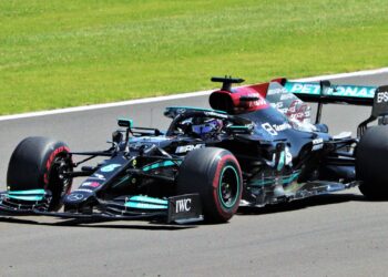 Lewis Hamilton recebe título de Cidadão Honorário Brasileiro