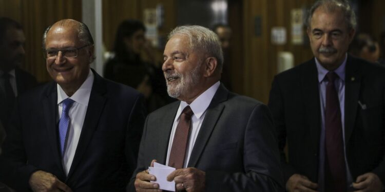 Ao vivo; acontece agora a cerimônia de diplomação de Lula e Alckmin