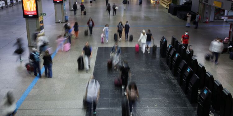 Segundo dia de greve de aeronautas causa atraso em voos em nível nacional