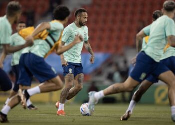Neymar irá jogar contra a Coreia do Sul nesta segunda-feira (5)