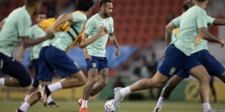 Neymar irá jogar contra a Coreia do Sul nesta segunda-feira (5)