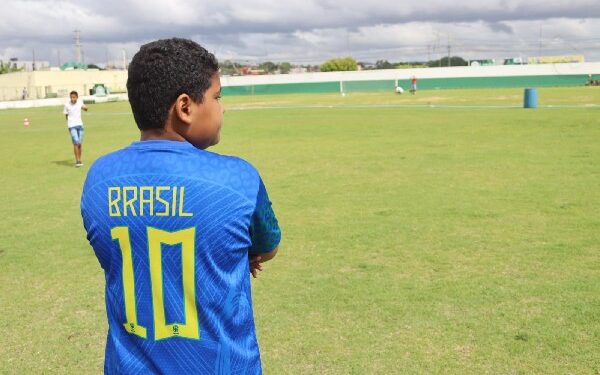 Alunos de escola municipal participam de manhã esportiva no Centro de Treinamento do Icasa