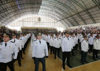 Governo do Ceará realiza promoção de bombeiros e policiais militares no Cariri