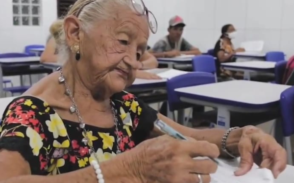 Matrículas para a Educação de Jovens e Adultos em Juazeiro do Norte serão retomadas no dia 2