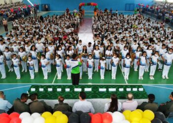 PMCE premia 27 alunos de escolas públicas de Juazeiro do Norte por desempenho em redação